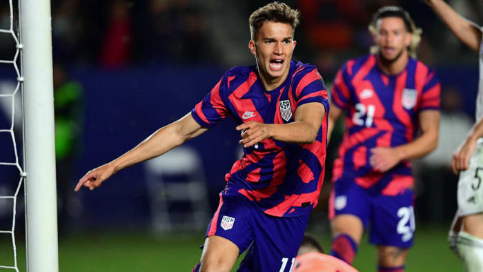 Cole Bassett scores the USMNT's winner vs. Bosnia